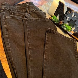 16 ST JOHNS BAY STRAIGHT LEG BLACK JEANS